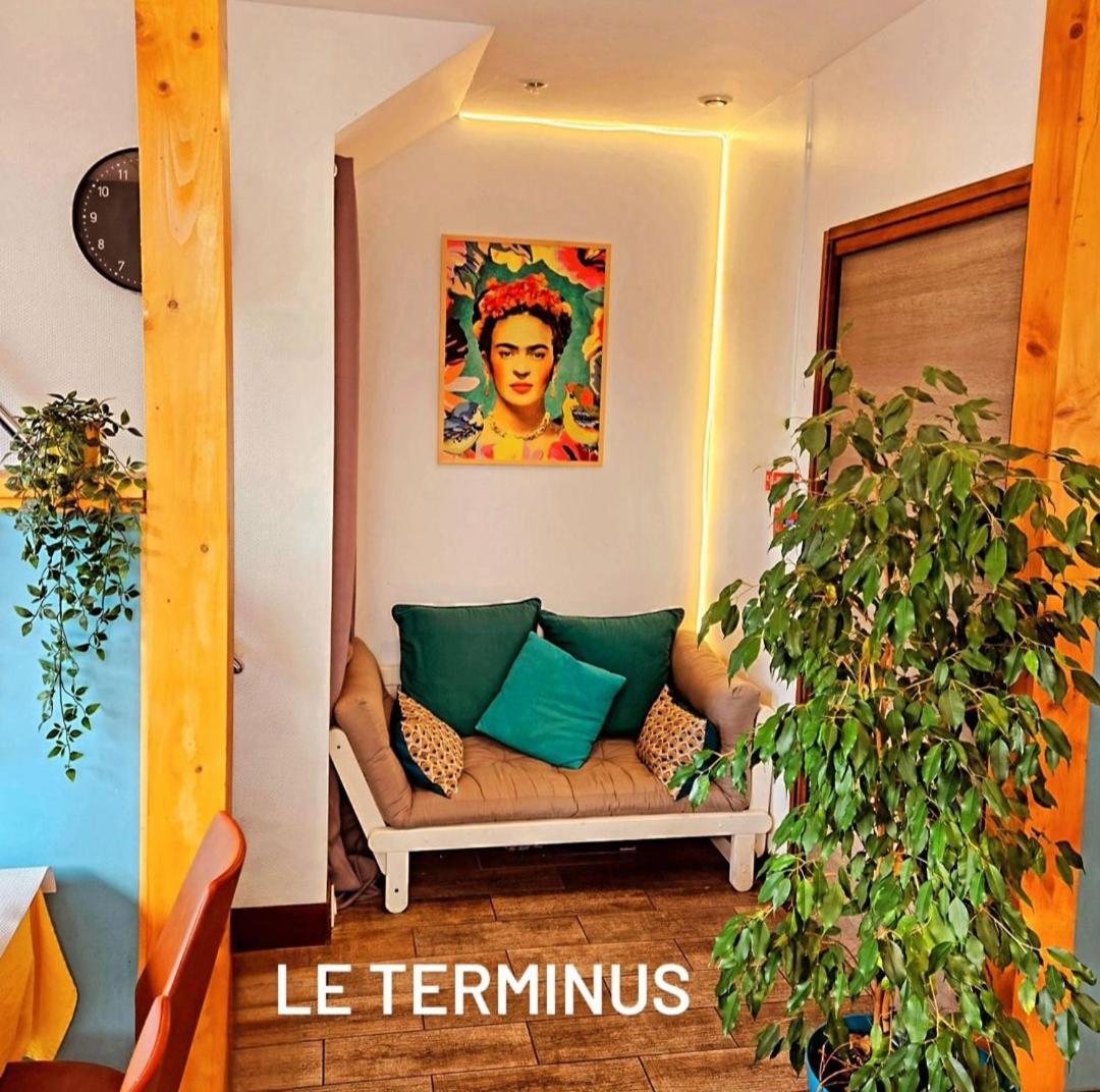 Le Terminus Hotell LʼArbresle Eksteriør bilde